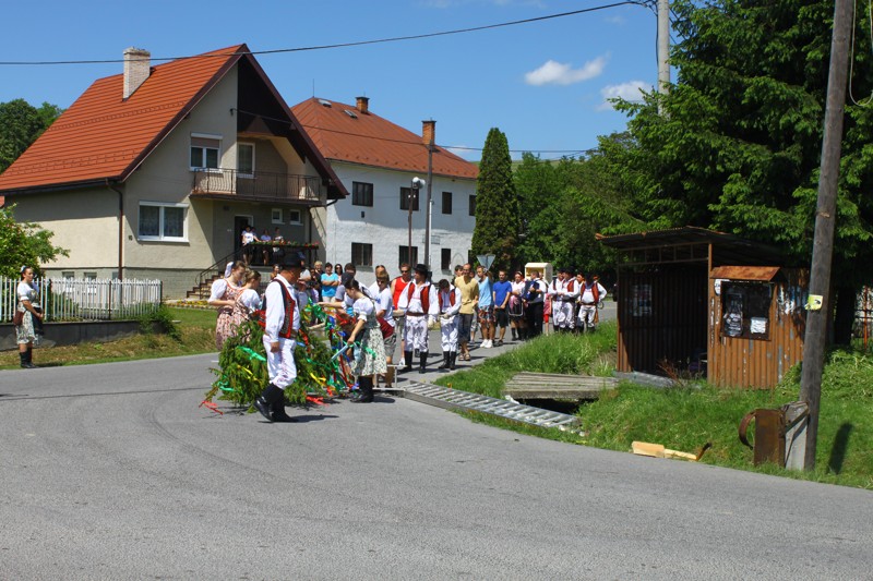 Stavanie maja (1).JPG