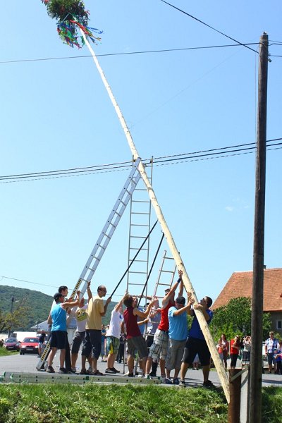 Stavanie maja (17).JPG