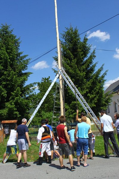 Stavanie maja (23).JPG