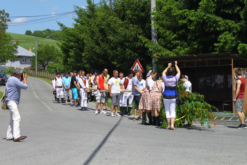 Stavanie maja (4).JPG