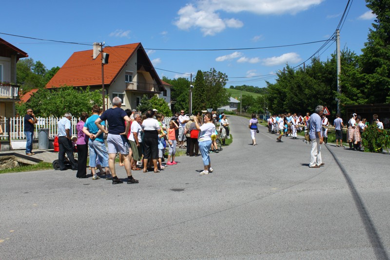 Stavanie maja (5).JPG