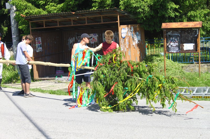 Stavanie maja (8).JPG