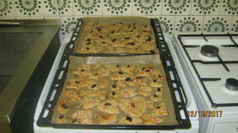 Pecenie medovnikov  9.JPG