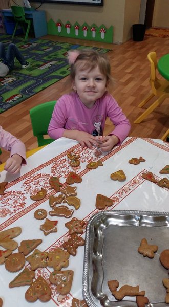 Pecenie medovnikov 13.jpg