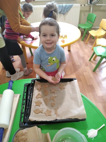 Pecenie medovnikov 5.jpg