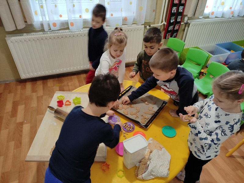 Pecieme medovniky 13.jpg