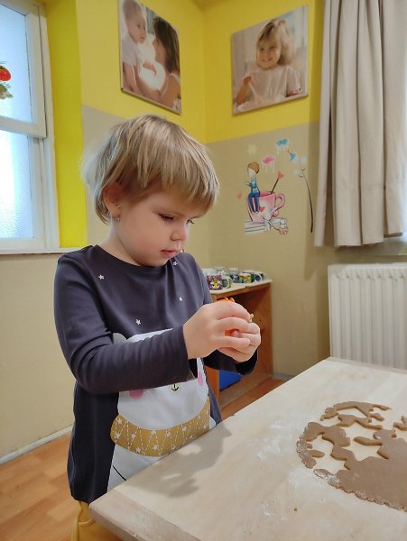 Pecieme medovniky 24.jpg