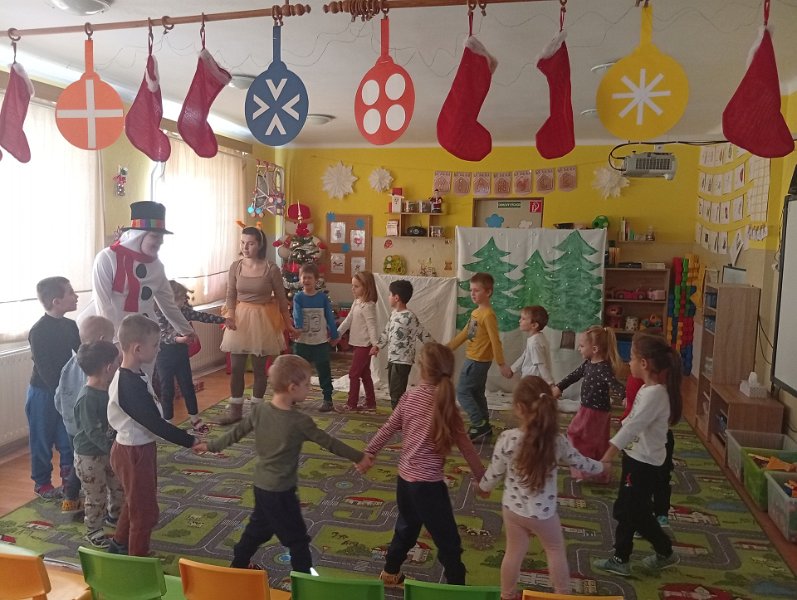 Divadielko Snehuliak_Vevericka  7.jpg