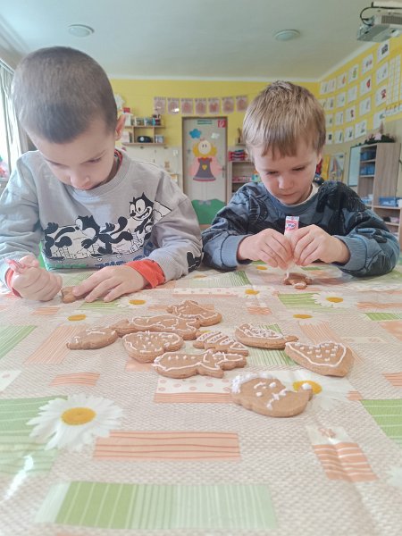 Pecenie medovnikov 10.jpg