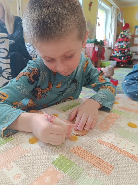 Pecenie medovnikov 23.jpg