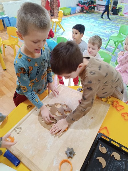 Pecenie medovnikov 30.jpg