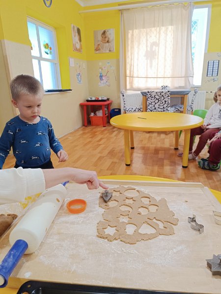 Pecenie medovnikov 43.jpg