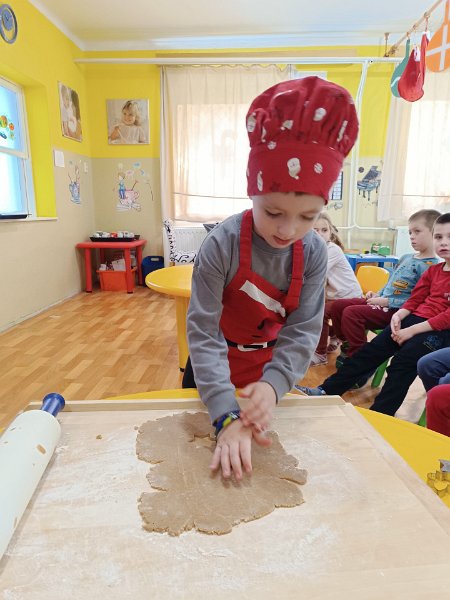 Pecenie medovnikov 51.jpg