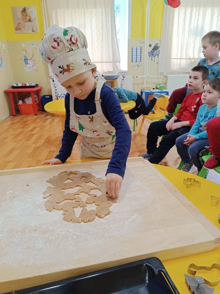 Pecenie medovnikov 53.jpg