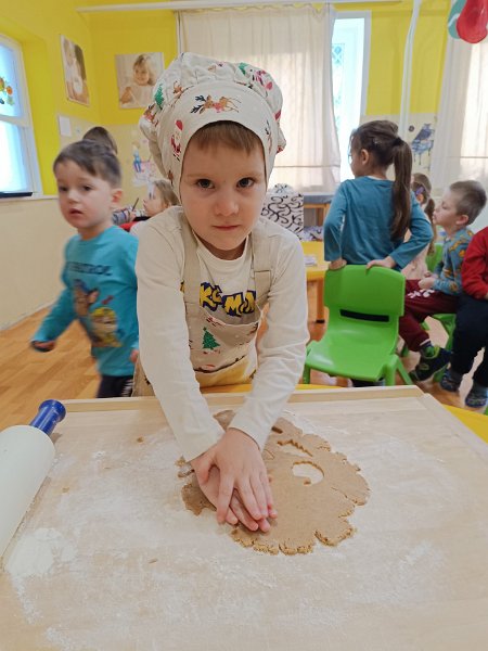 Pecenie medovnikov 55.jpg