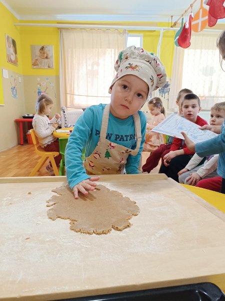 Pecenie medovnikov 57.jpg